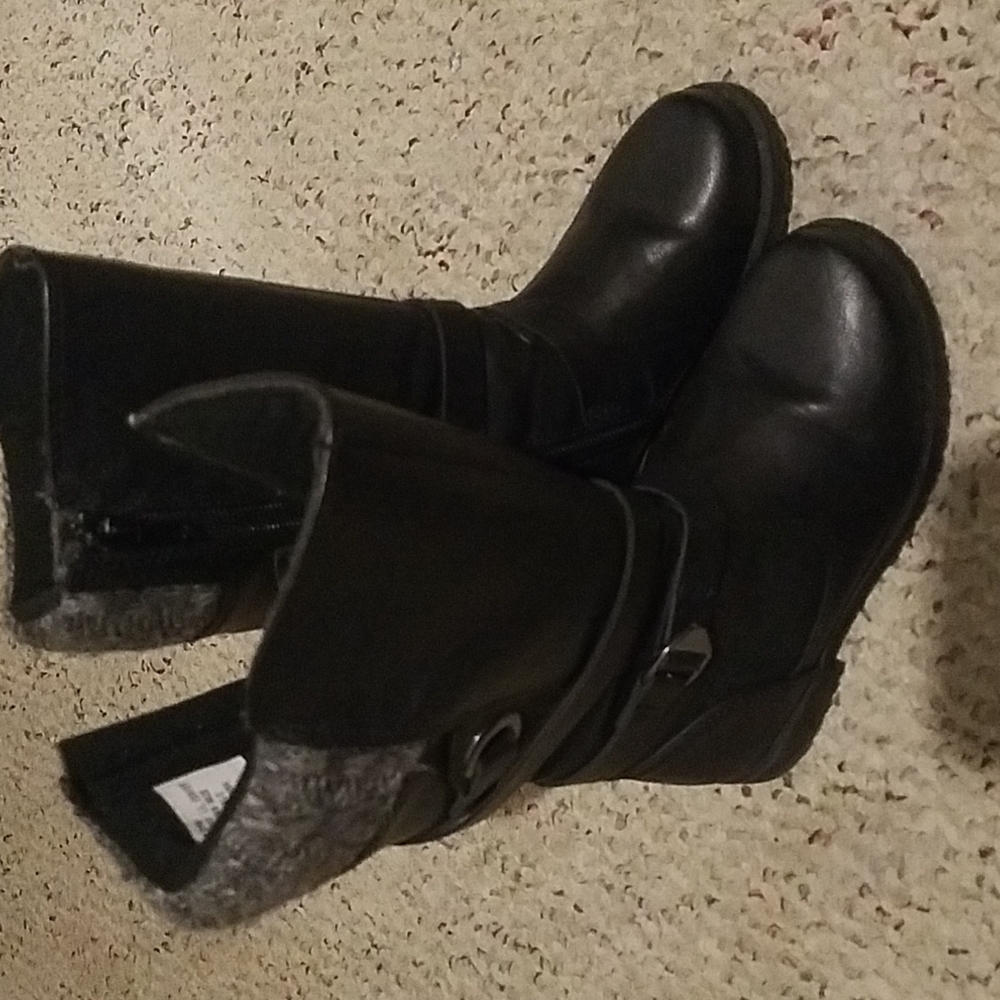 BOOTS